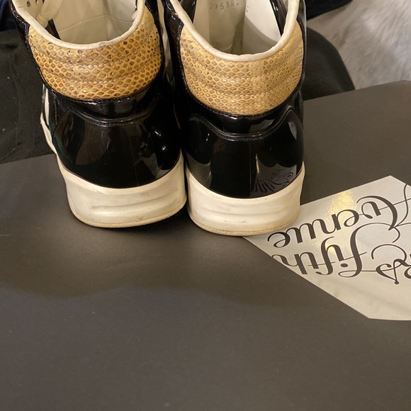 Worn Authentic Gucci Sneaks. Serial# 295382 size 6/12 C. - Picture 4 of 7